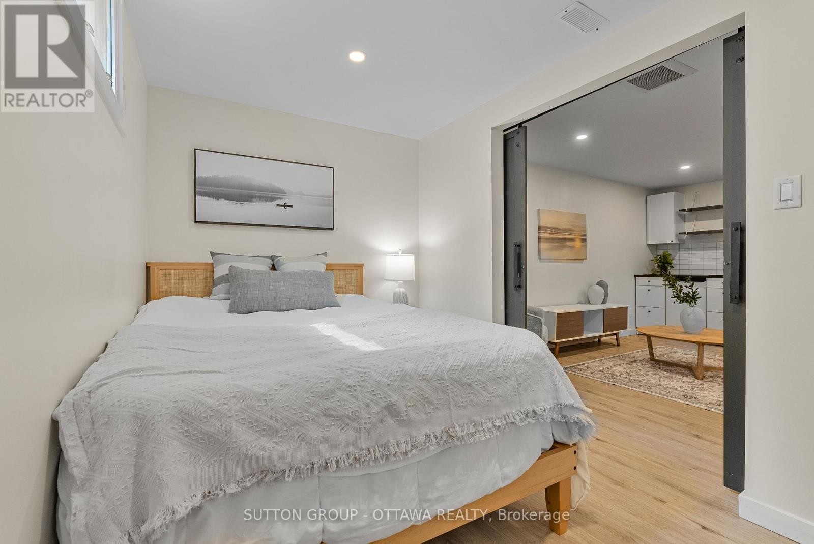 












6651 TOONEY DRIVE

,
Ottawa,




Ontario
K1C6P7

