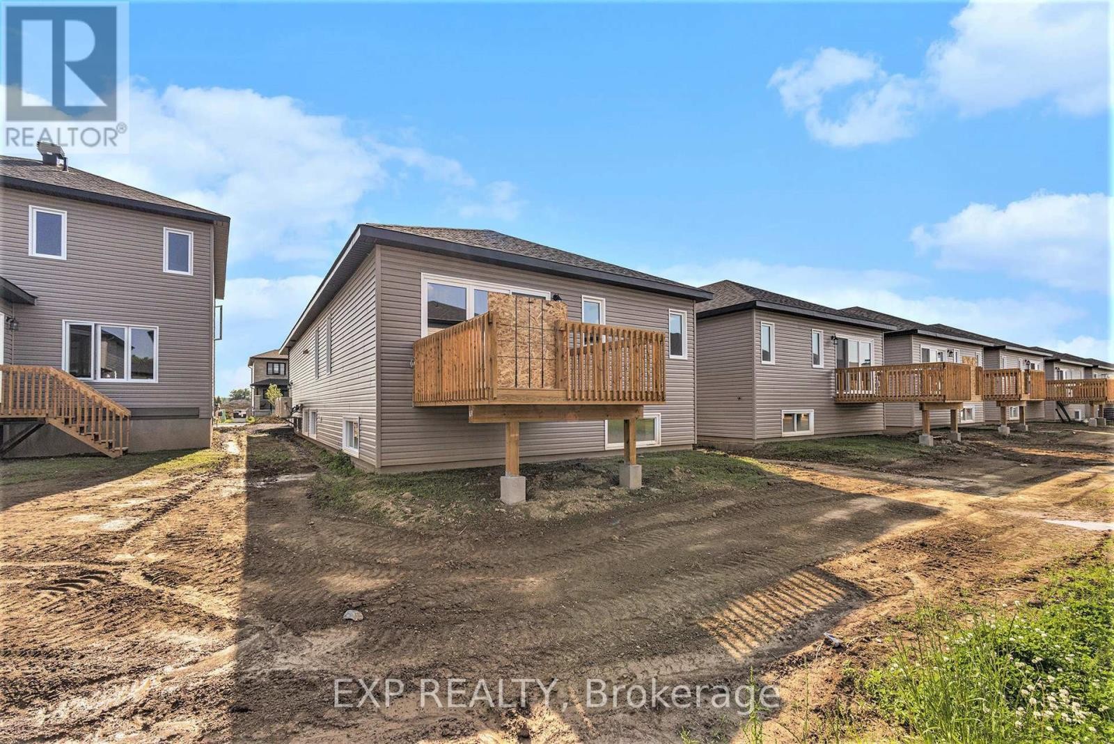 












1227 MONTBLANC CRESCENT

,
Russell,




Ontario
K0A1W0

