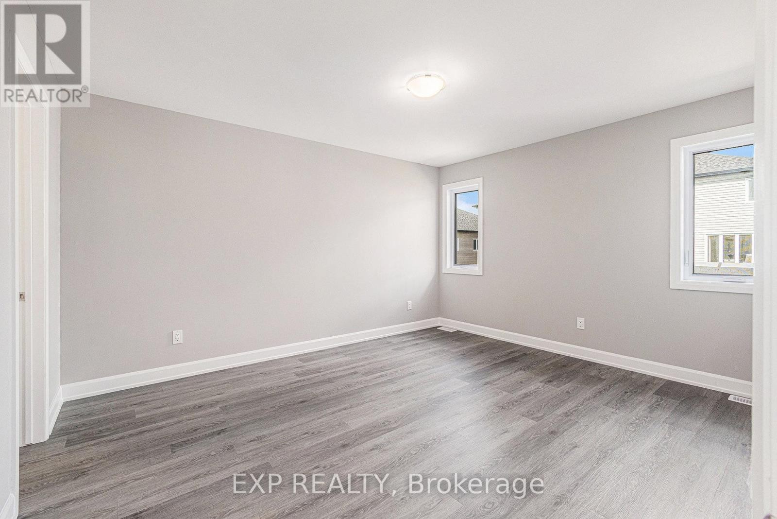 












1227 MONTBLANC CRESCENT

,
Russell,




Ontario
K0A1W0

