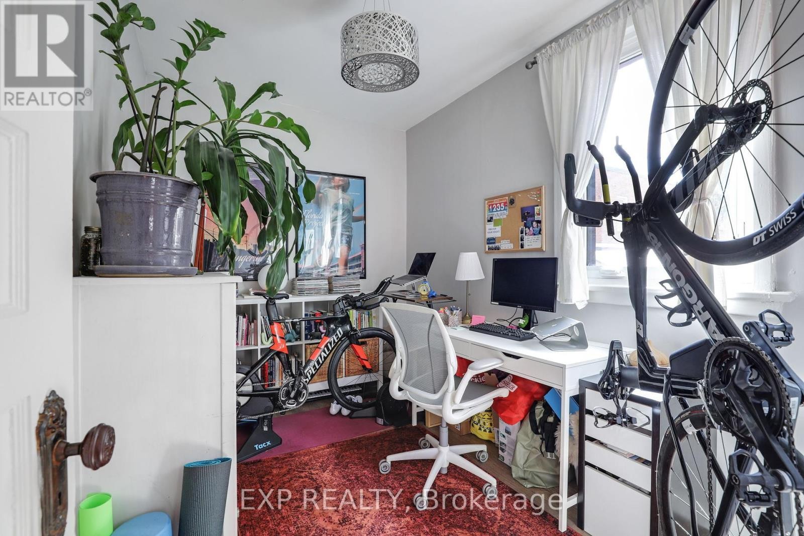 












22 DELAWARE AVENUE

,
Ottawa,




Ontario
K2P0Z3

