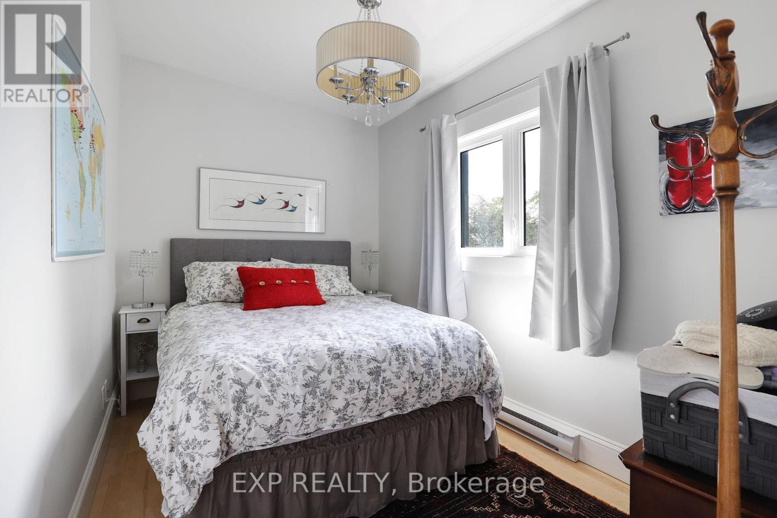 












22 DELAWARE AVENUE

,
Ottawa,




Ontario
K2P0Z3

