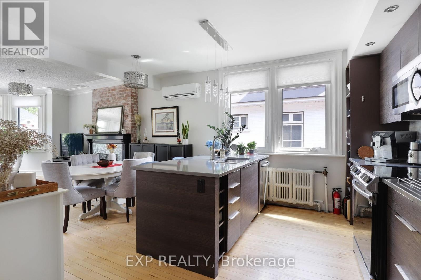 












22 DELAWARE AVENUE

,
Ottawa,




Ontario
K2P0Z3

