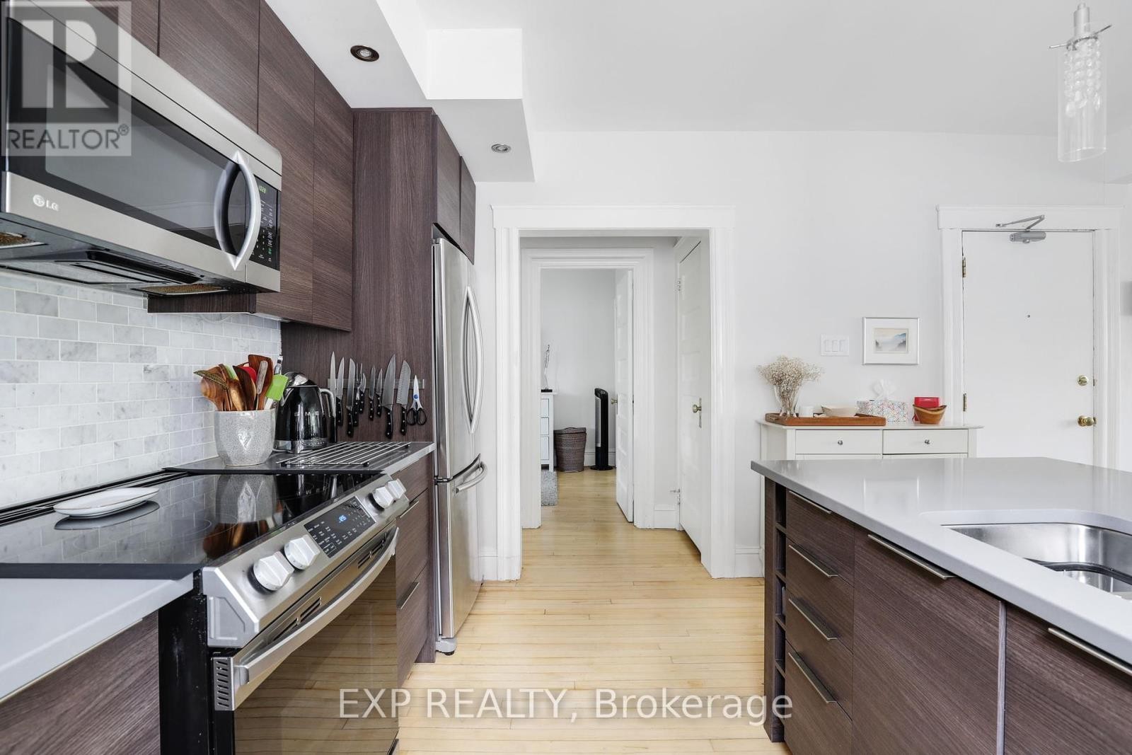 












22 DELAWARE AVENUE

,
Ottawa,




Ontario
K2P0Z3

