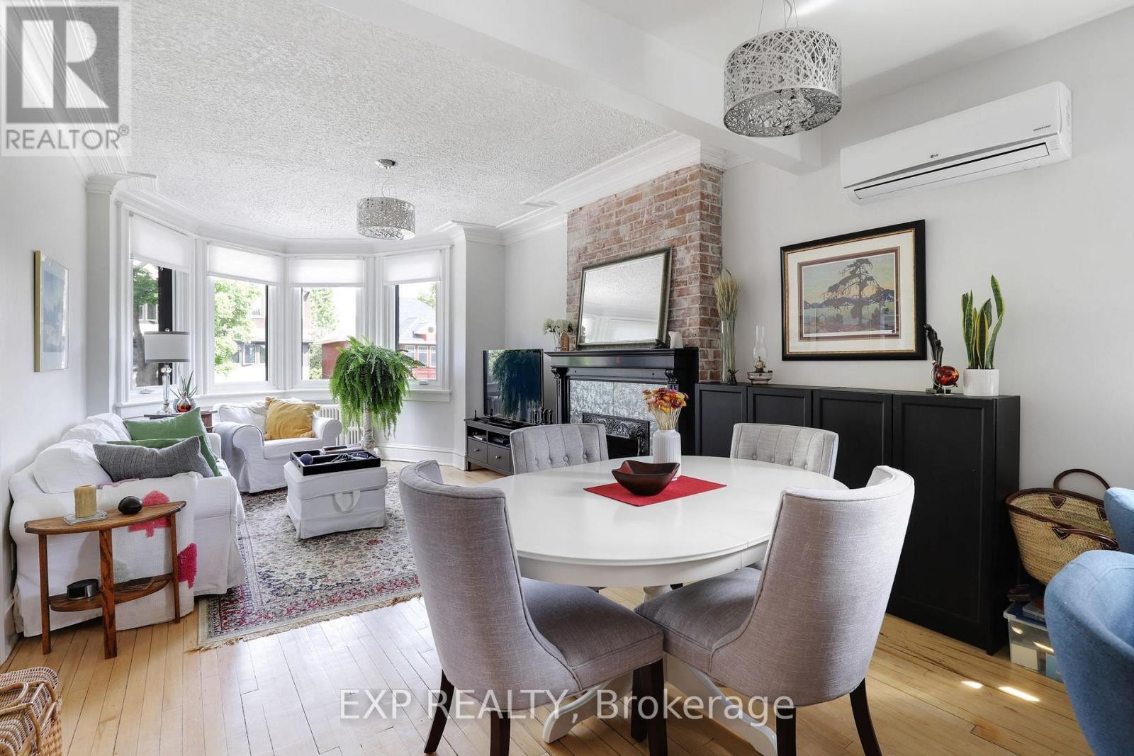 












22 DELAWARE AVENUE

,
Ottawa,




Ontario
K2P0Z3

