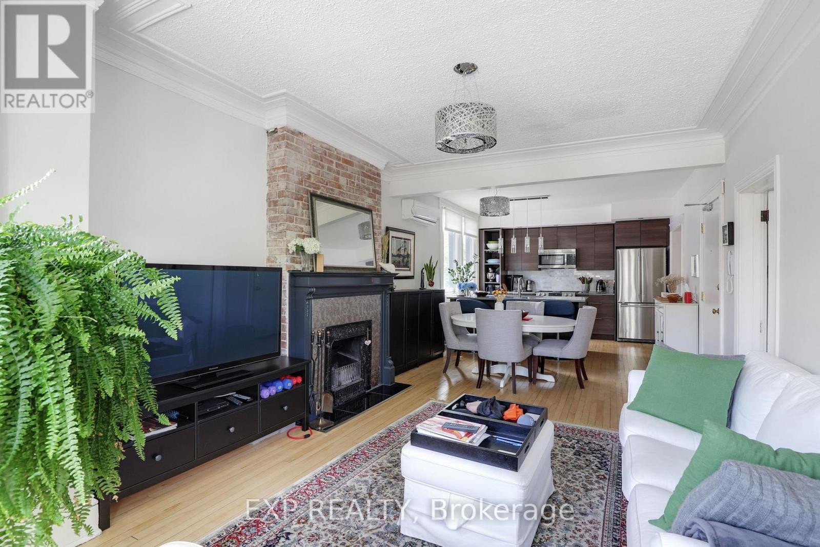 












22 DELAWARE AVENUE

,
Ottawa,




Ontario
K2P0Z3

