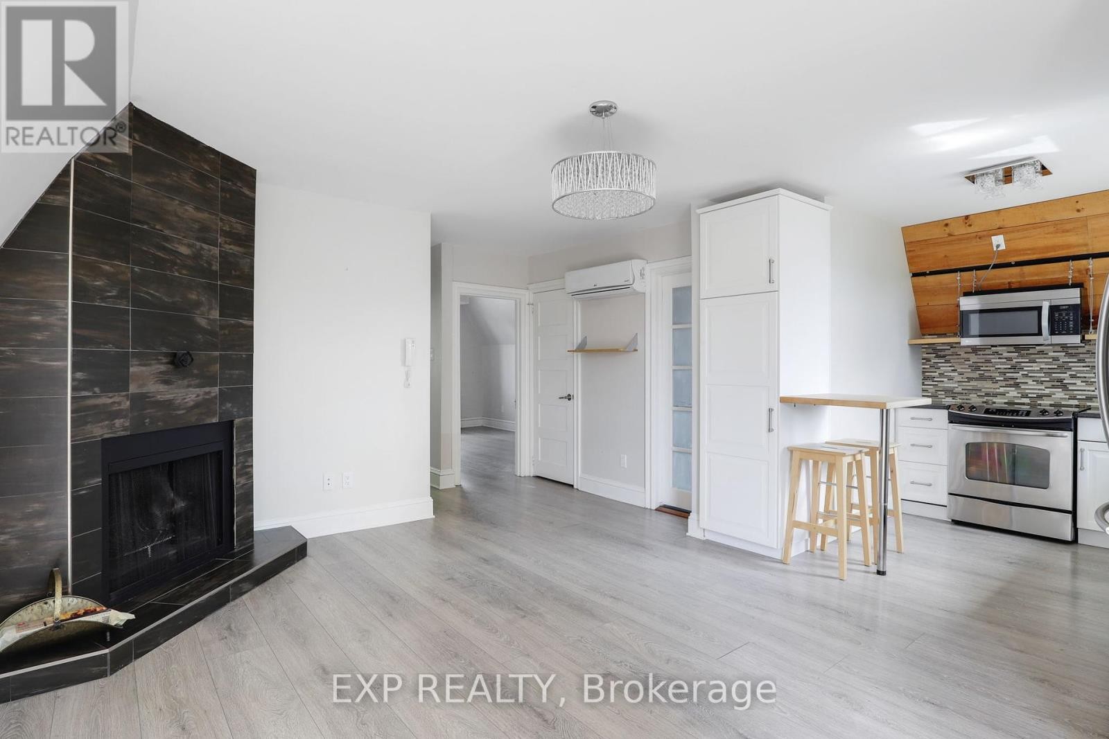 












22 DELAWARE AVENUE

,
Ottawa,




Ontario
K2P0Z3

