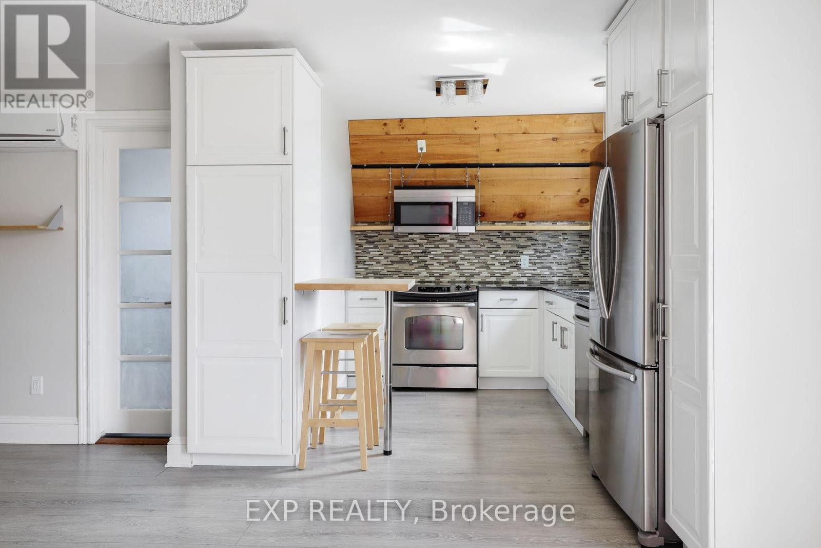












22 DELAWARE AVENUE

,
Ottawa,




Ontario
K2P0Z3

