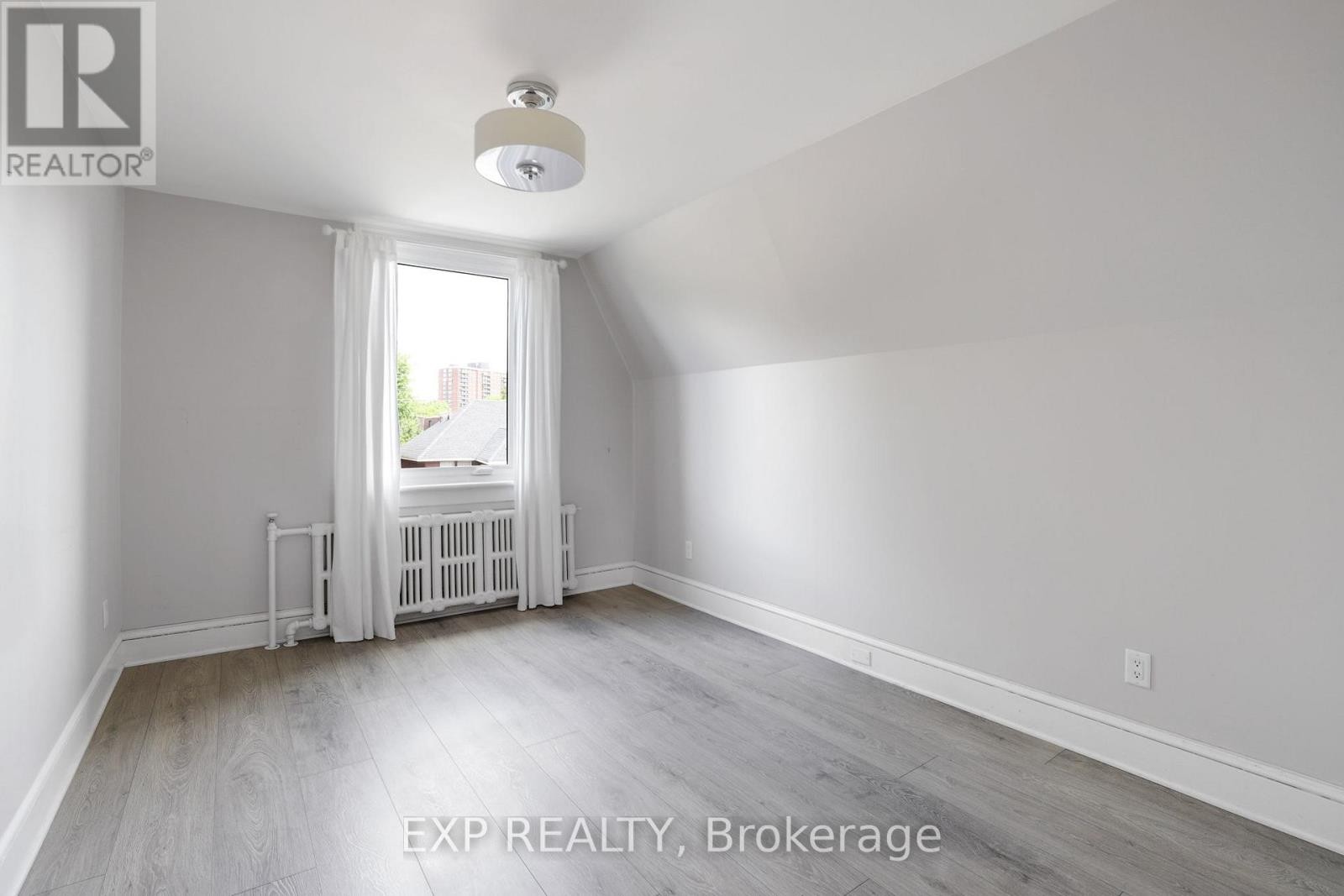 












22 DELAWARE AVENUE

,
Ottawa,




Ontario
K2P0Z3

