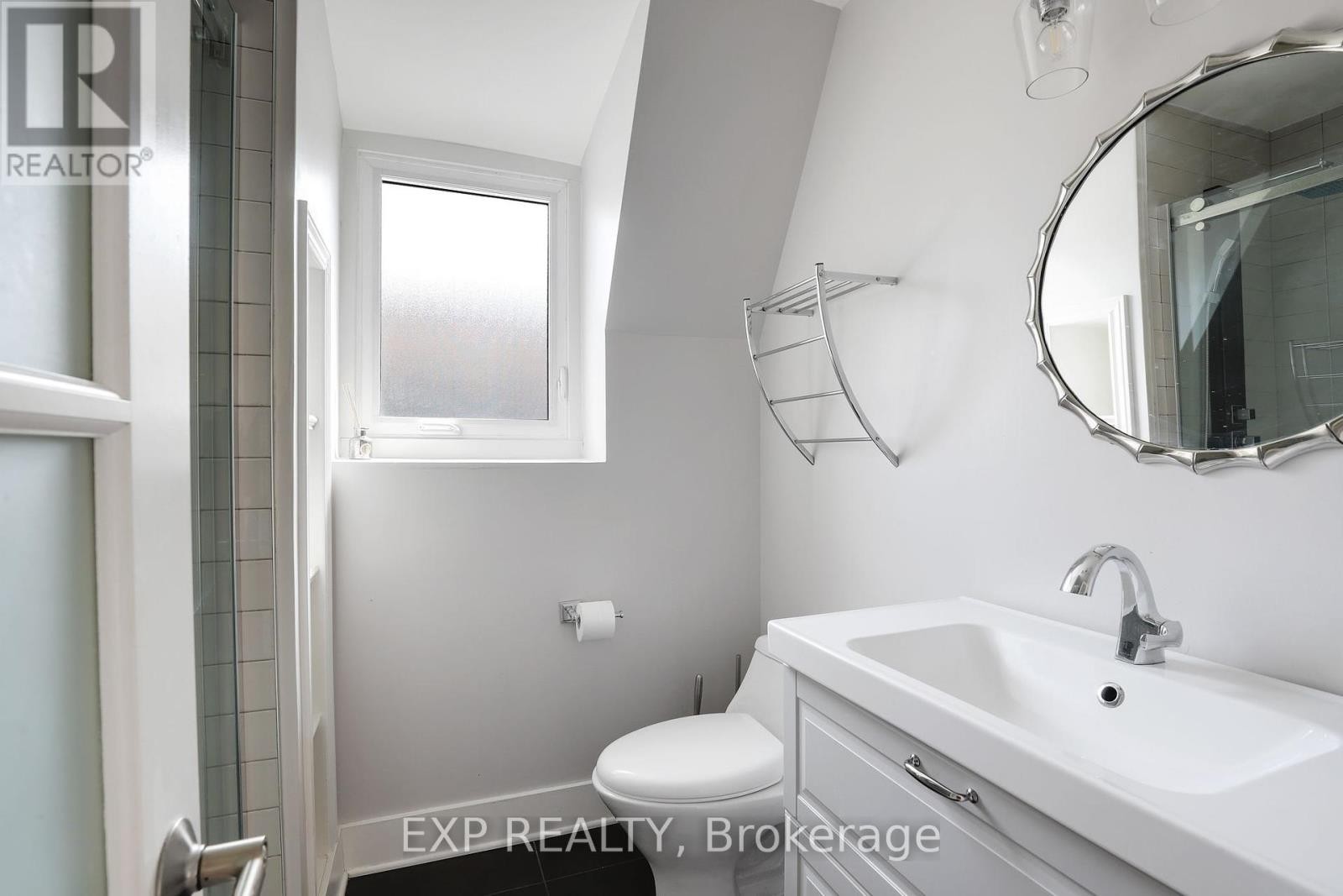 












22 DELAWARE AVENUE

,
Ottawa,




Ontario
K2P0Z3


