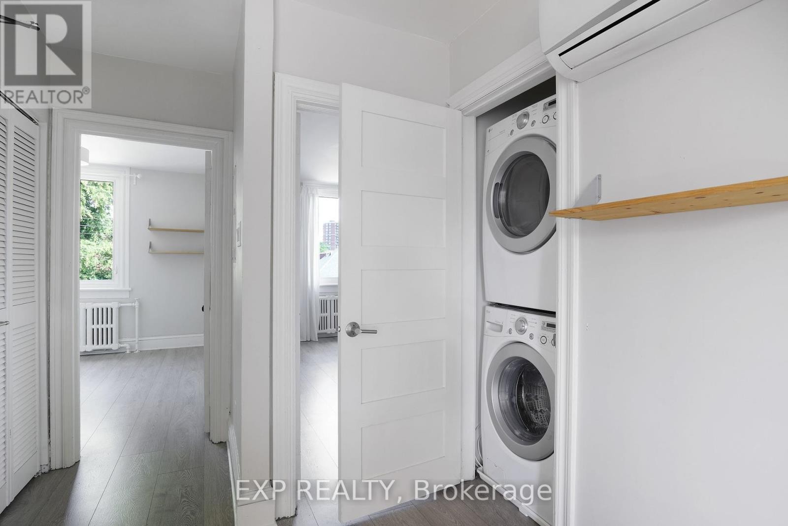 












22 DELAWARE AVENUE

,
Ottawa,




Ontario
K2P0Z3

