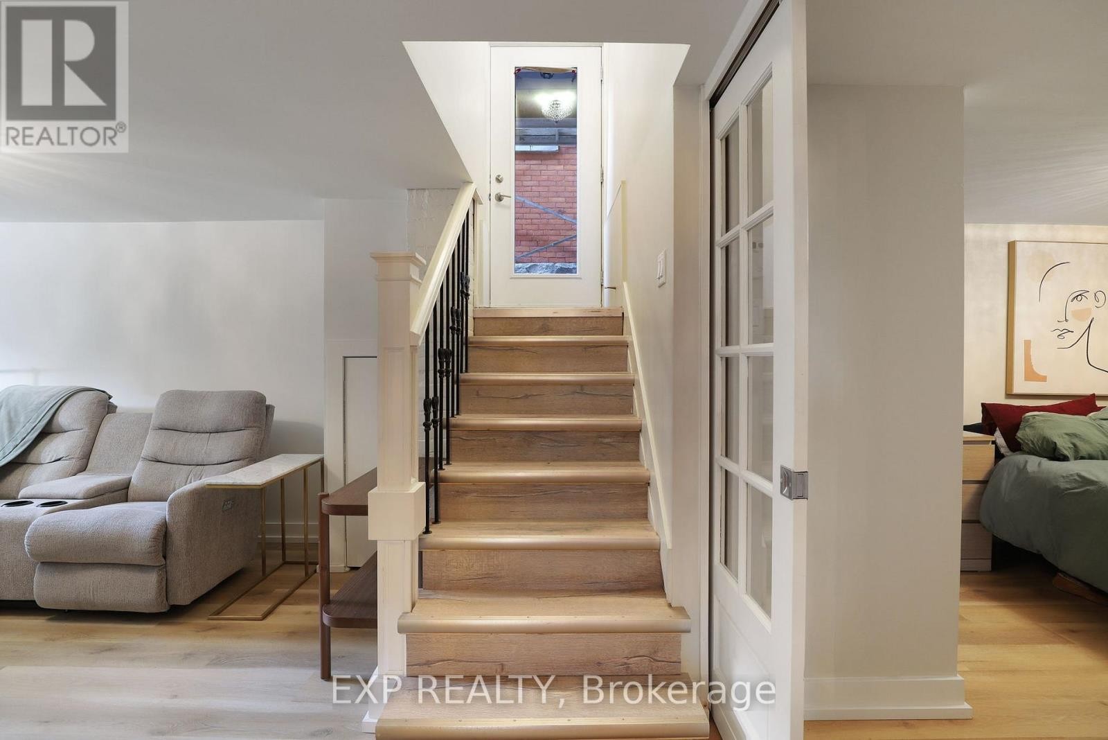 












22 DELAWARE AVENUE

,
Ottawa,




Ontario
K2P0Z3

