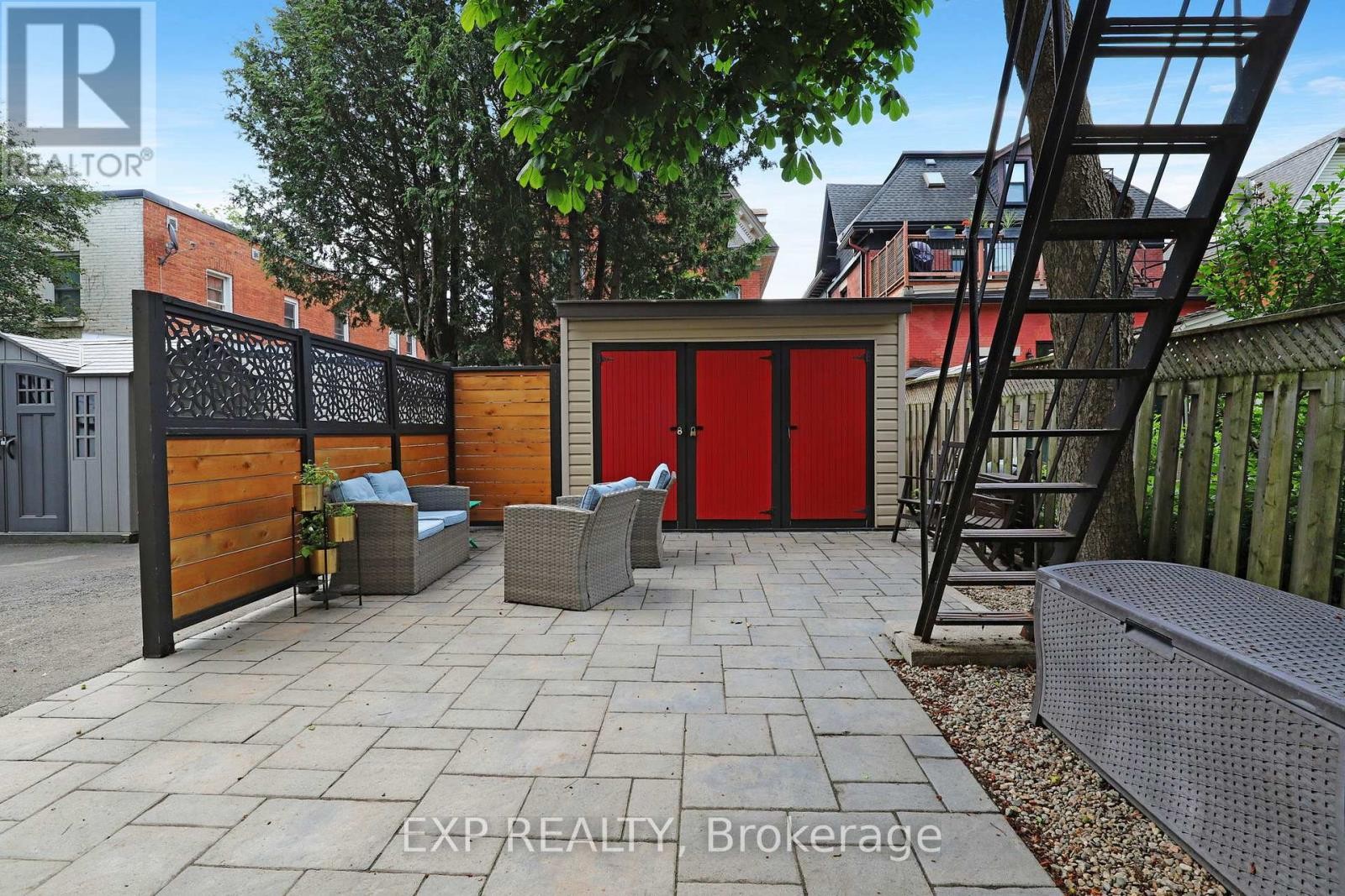 












22 DELAWARE AVENUE

,
Ottawa,




Ontario
K2P0Z3

