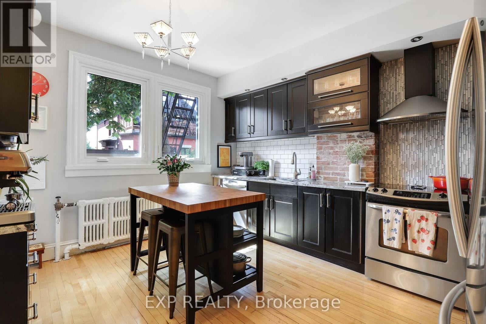












22 DELAWARE AVENUE

,
Ottawa,




Ontario
K2P0Z3

