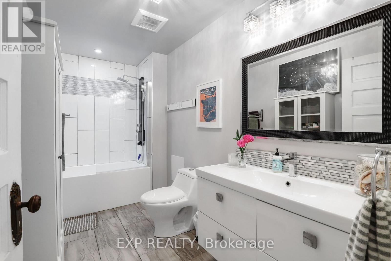 












22 DELAWARE AVENUE

,
Ottawa,




Ontario
K2P0Z3


