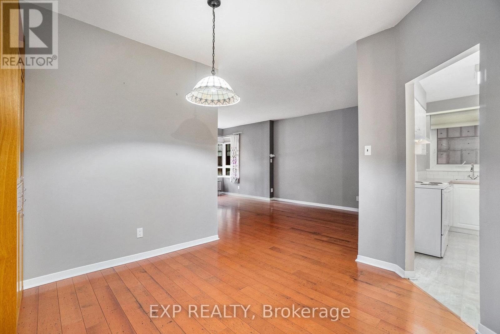 












107 - 80 SANDCASTLE DRIVE

,
Ottawa,




Ontario
K2H9E7


