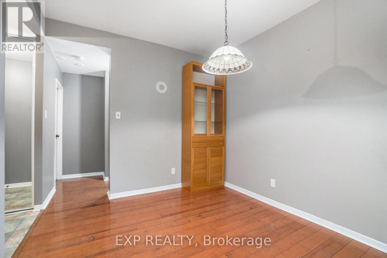












107 - 80 SANDCASTLE DRIVE

,
Ottawa,




Ontario
K2H9E7

