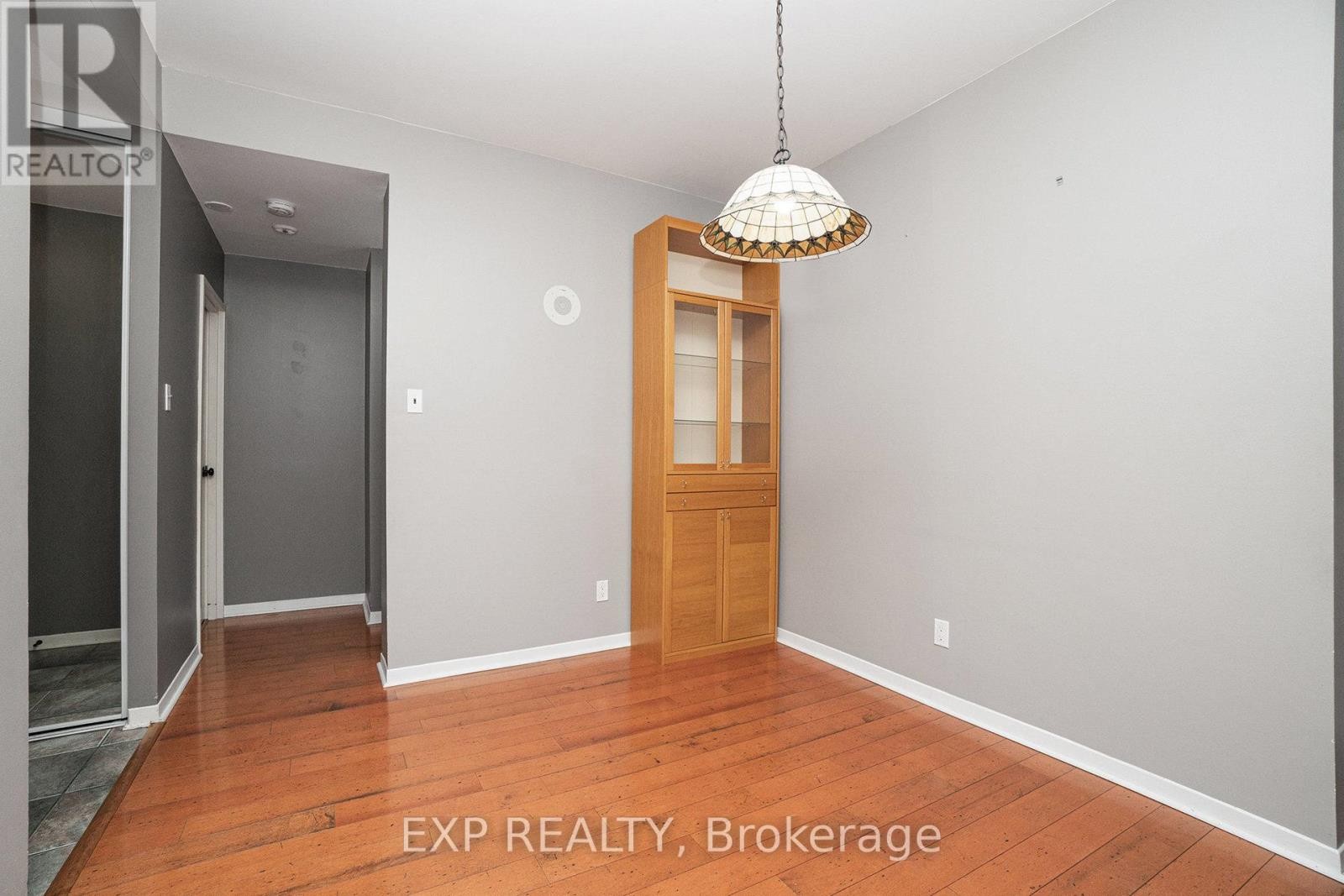 












107 - 80 SANDCASTLE DRIVE

,
Ottawa,




Ontario
K2H9E7

