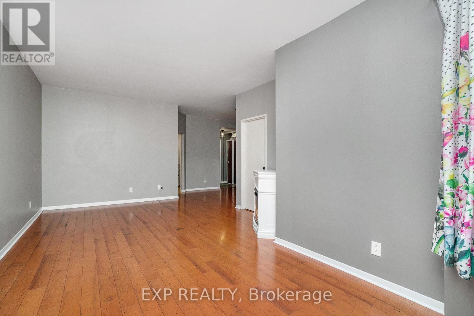 












107 - 80 SANDCASTLE DRIVE

,
Ottawa,




Ontario
K2H9E7

