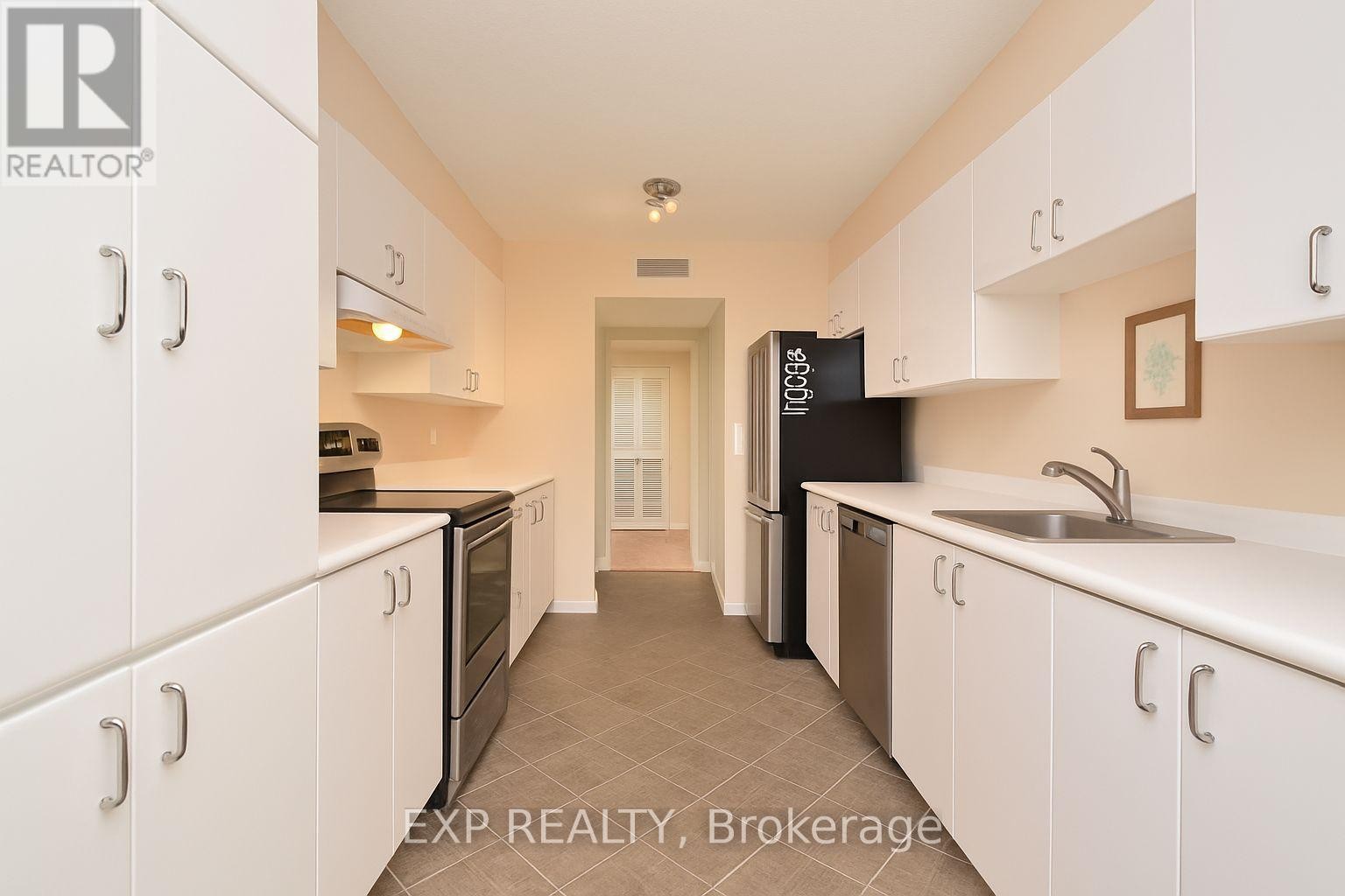












1510 - 215 PARKDALE AVENUE

,
Ottawa,




Ontario
K1Y4T8


