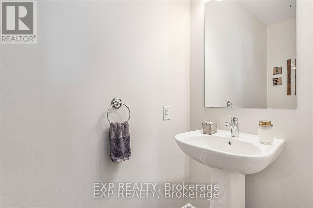 












304 LOCUST RIDGE

,
Ottawa,




Ontario
K1W0J3


