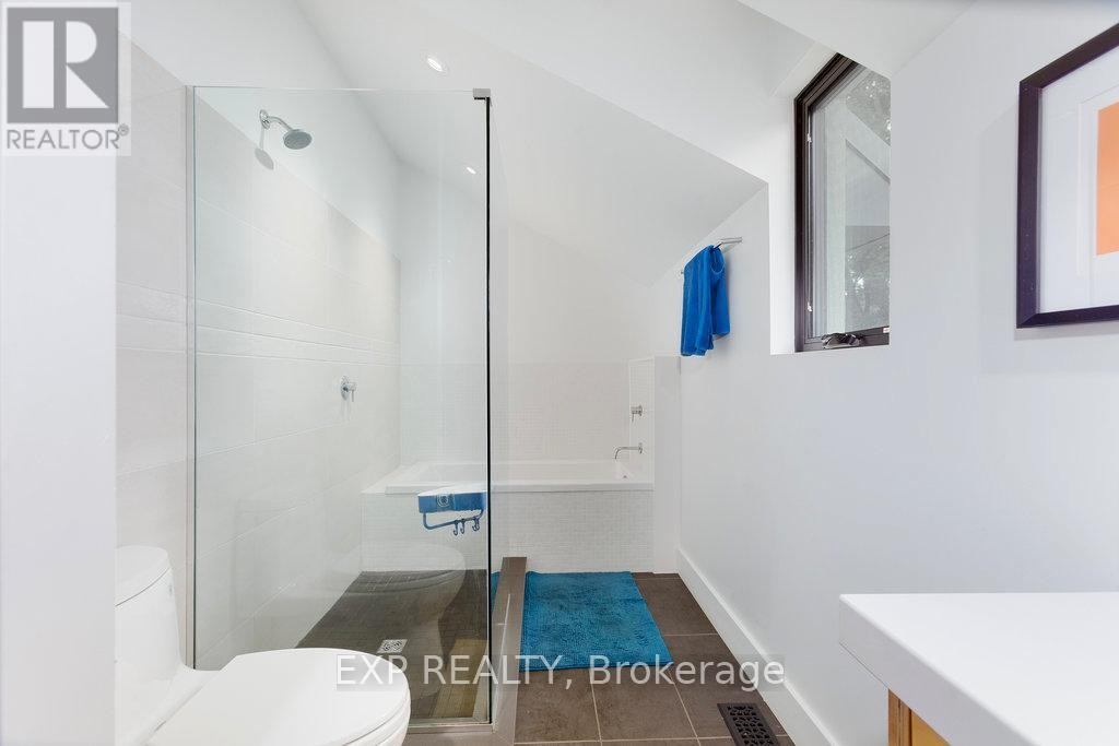 












179 MOUNTBATTEN AVENUE

,
Ottawa,




Ontario
K1H5V6

