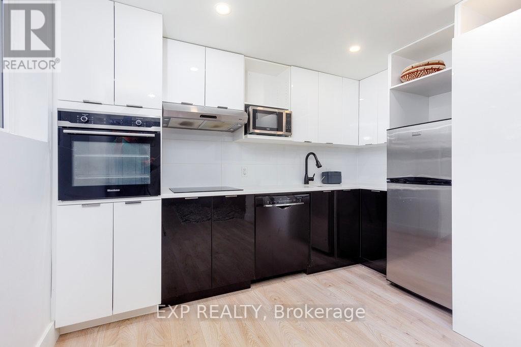 












179 MOUNTBATTEN AVENUE

,
Ottawa,




Ontario
K1H5V6

