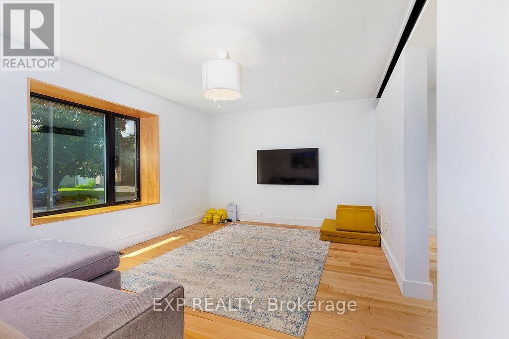 












179 MOUNTBATTEN AVENUE

,
Ottawa,




Ontario
K1H5V6

