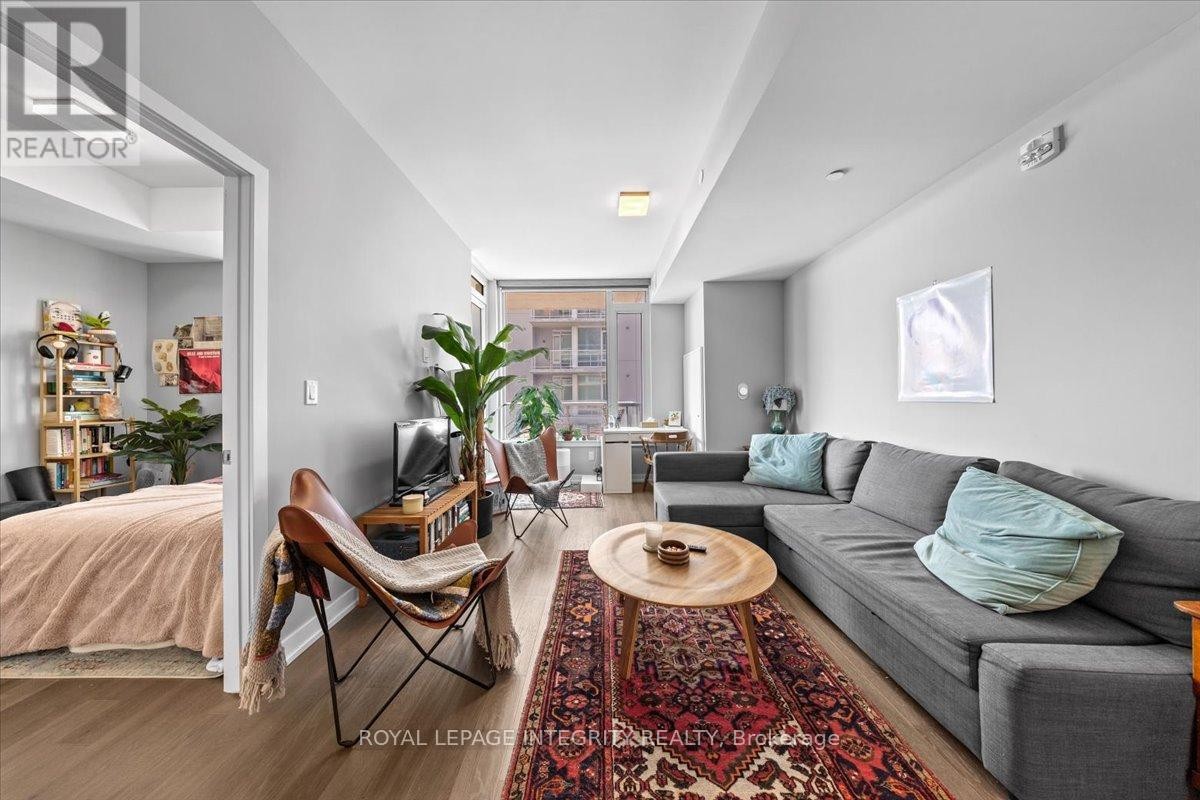 












403 - 570 DE MAZENOD AVENUE

,
Ottawa,




Ontario
K1S5X2

