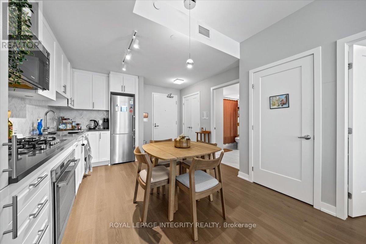 












403 - 570 DE MAZENOD AVENUE

,
Ottawa,




Ontario
K1S5X2

