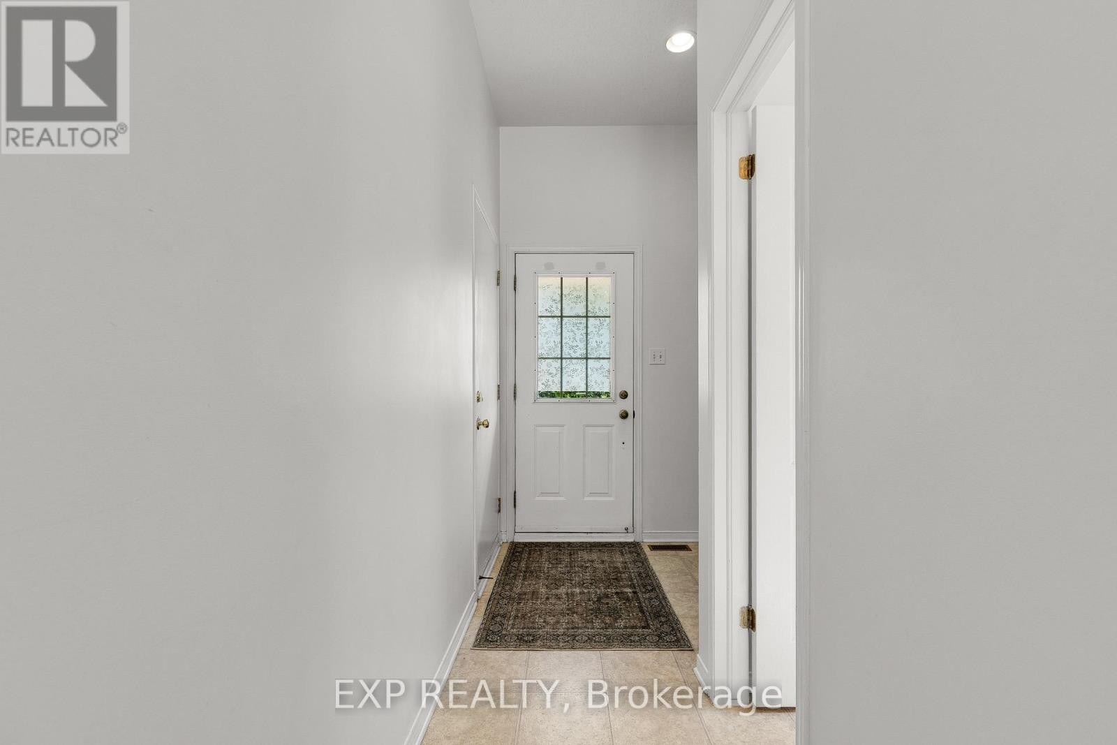 












23 SOUTHPOINTE AVENUE

,
Ottawa,




Ontario
K2J4V4

