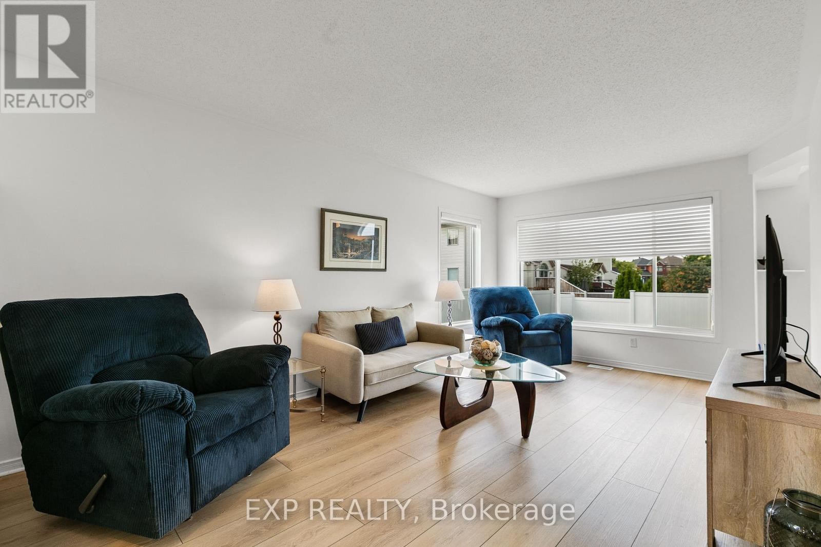 












23 SOUTHPOINTE AVENUE

,
Ottawa,




Ontario
K2J4V4

