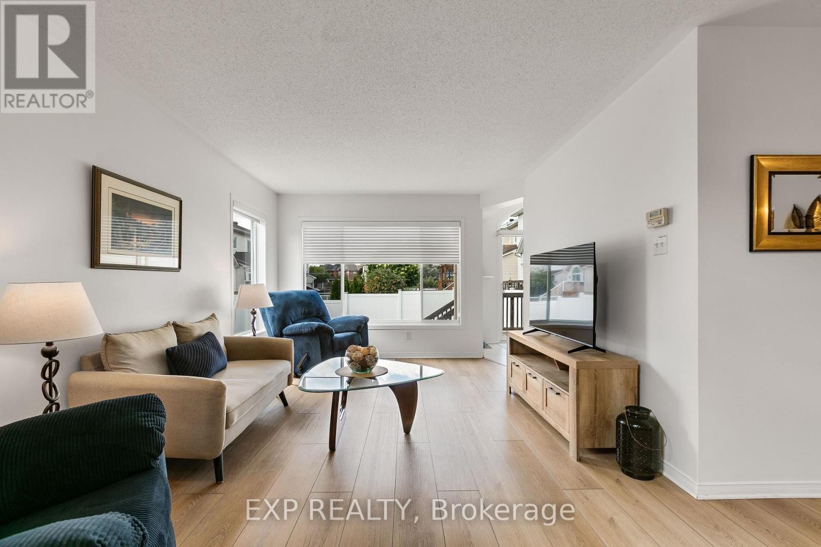 












23 SOUTHPOINTE AVENUE

,
Ottawa,




Ontario
K2J4V4

