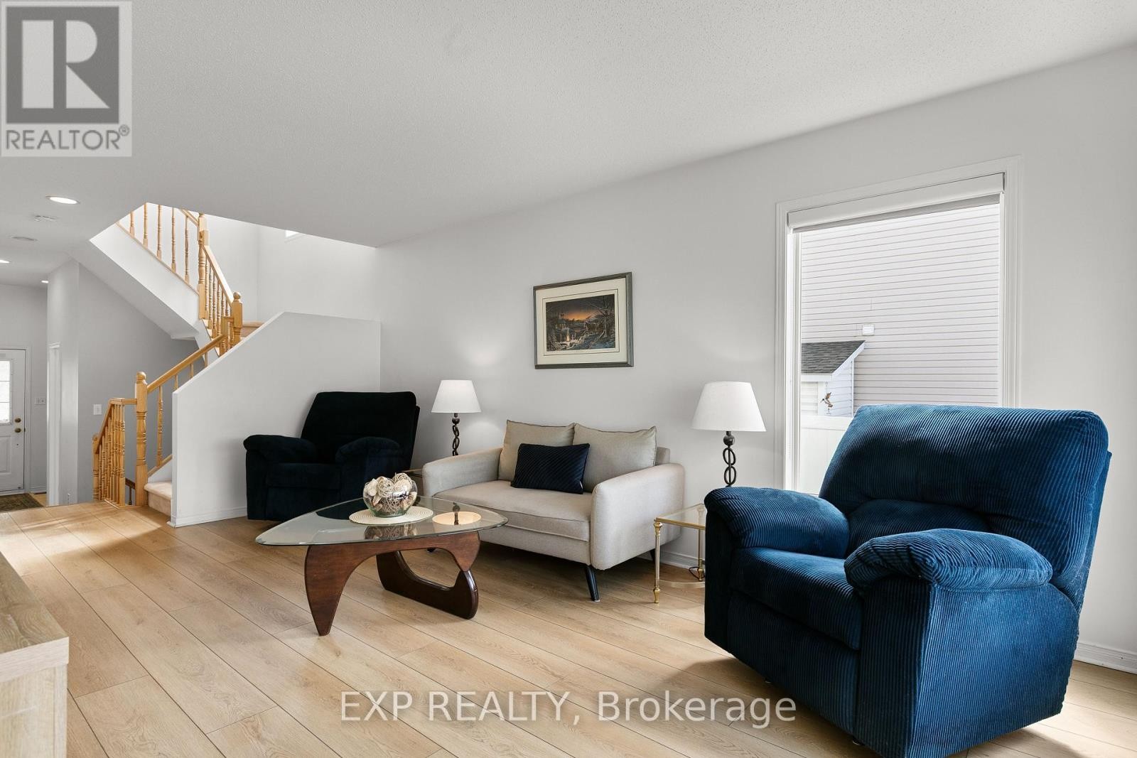 












23 SOUTHPOINTE AVENUE

,
Ottawa,




Ontario
K2J4V4

