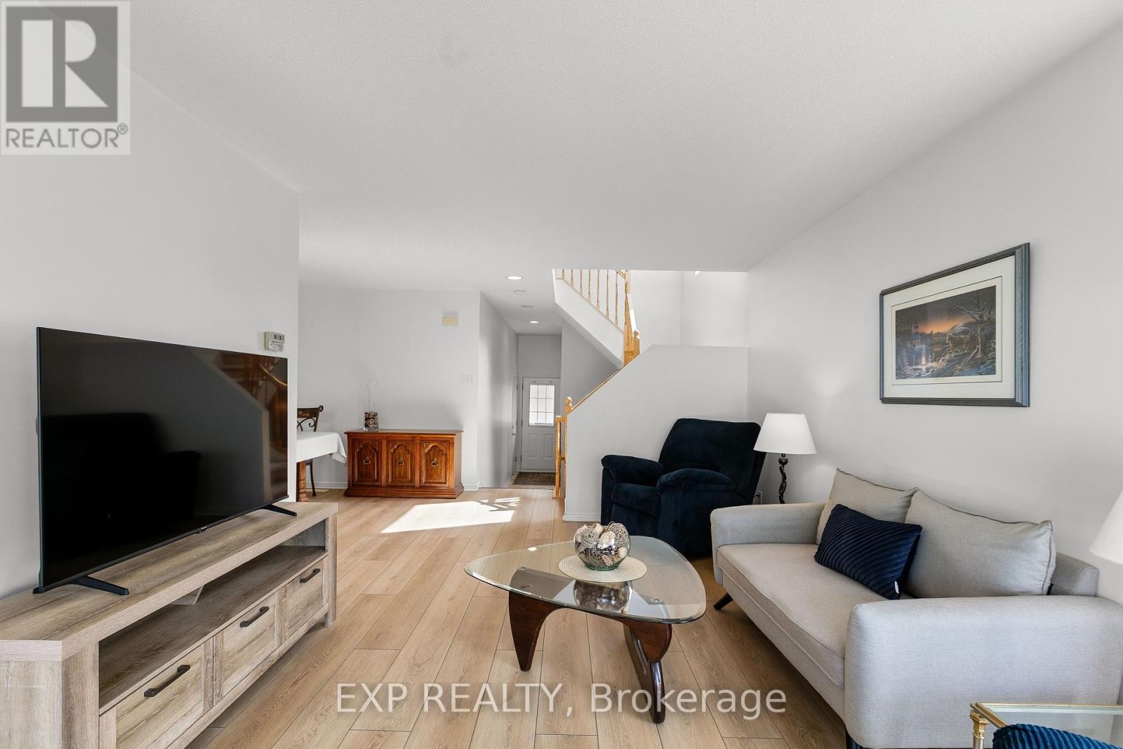 












23 SOUTHPOINTE AVENUE

,
Ottawa,




Ontario
K2J4V4

