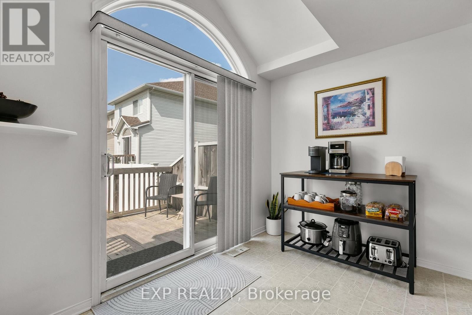 












23 SOUTHPOINTE AVENUE

,
Ottawa,




Ontario
K2J4V4

