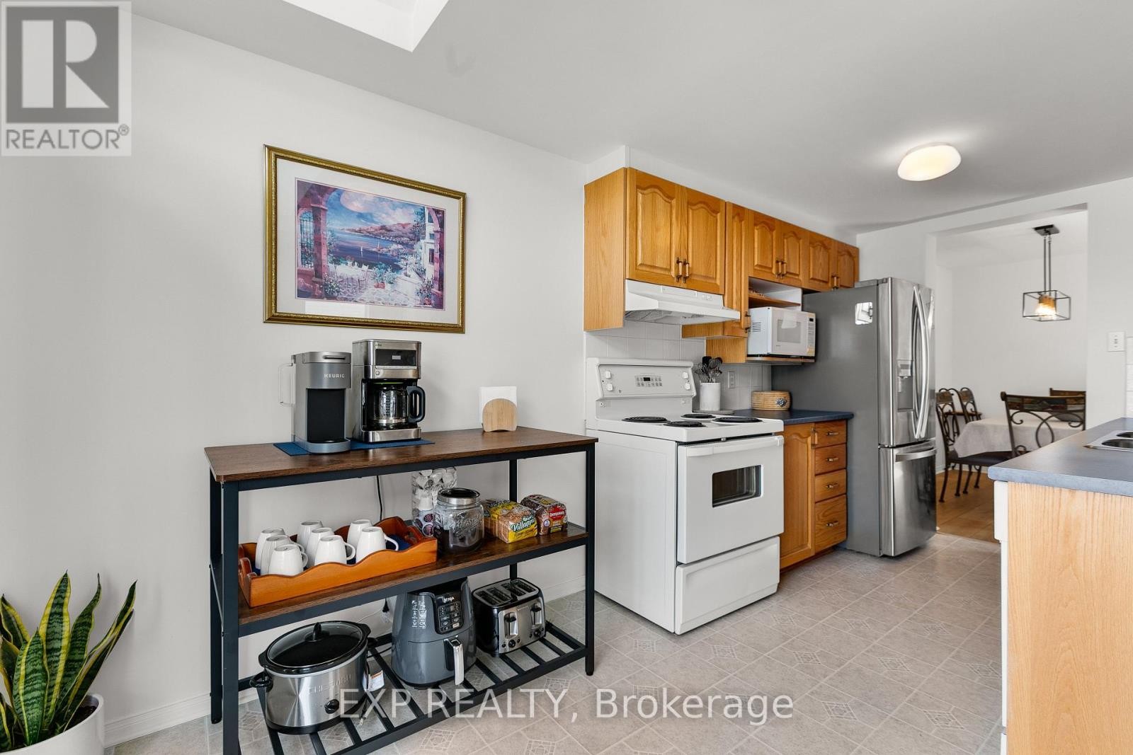 












23 SOUTHPOINTE AVENUE

,
Ottawa,




Ontario
K2J4V4

