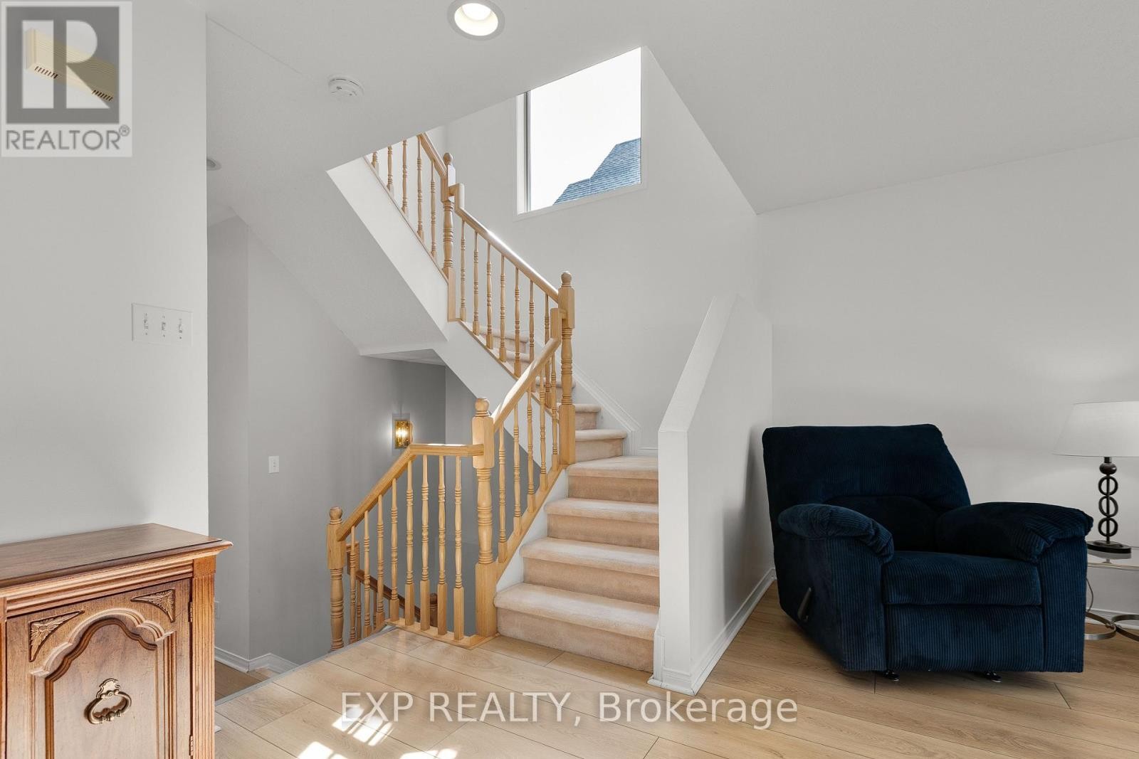 












23 SOUTHPOINTE AVENUE

,
Ottawa,




Ontario
K2J4V4

