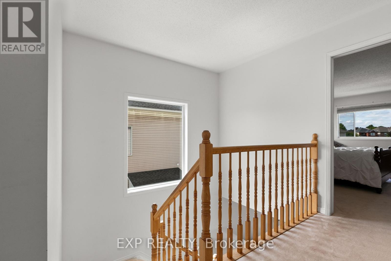 












23 SOUTHPOINTE AVENUE

,
Ottawa,




Ontario
K2J4V4

