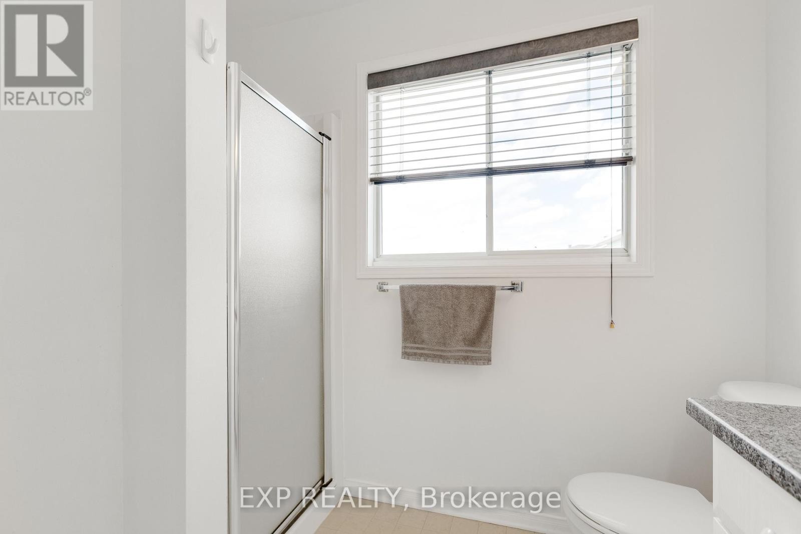 












23 SOUTHPOINTE AVENUE

,
Ottawa,




Ontario
K2J4V4

