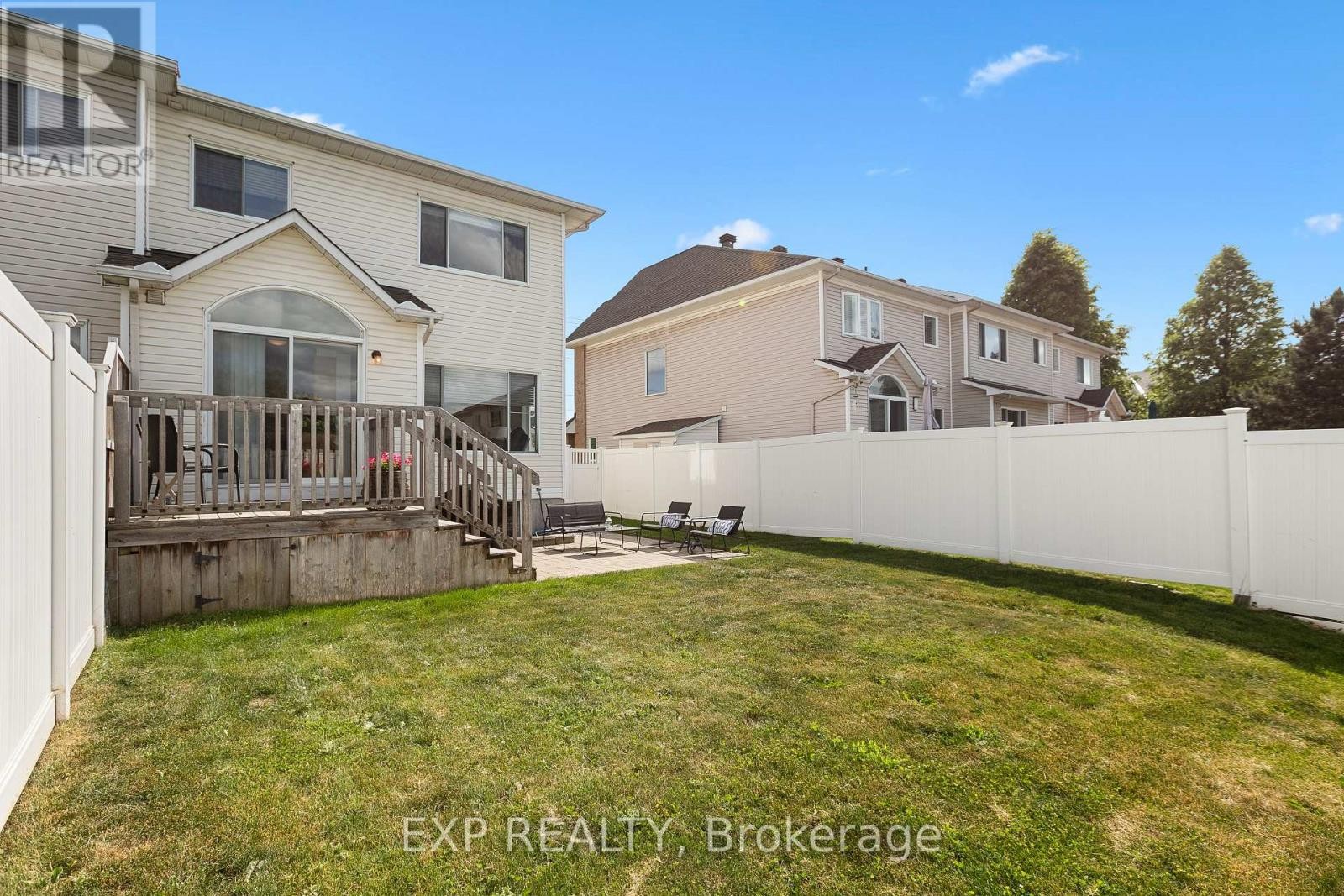 












23 SOUTHPOINTE AVENUE

,
Ottawa,




Ontario
K2J4V4

