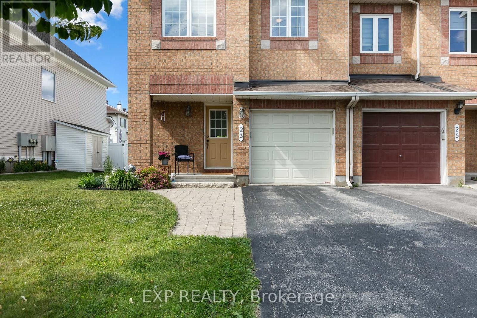 












23 SOUTHPOINTE AVENUE

,
Ottawa,




Ontario
K2J4V4

