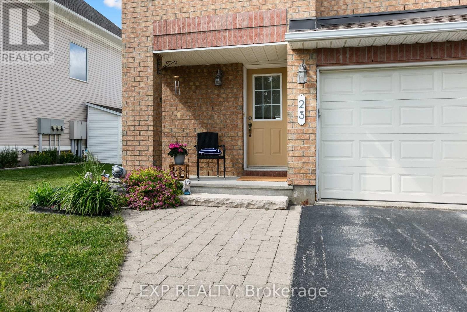 












23 SOUTHPOINTE AVENUE

,
Ottawa,




Ontario
K2J4V4

