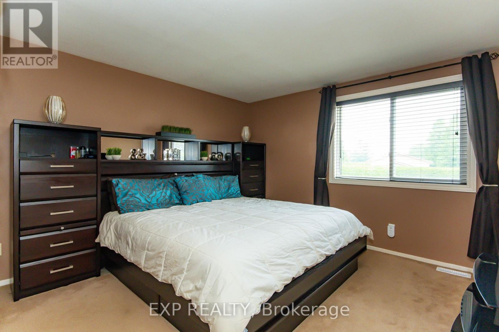 












1576 ST GEORGES STREET

,
Ottawa,




Ontario
K1E2M9

