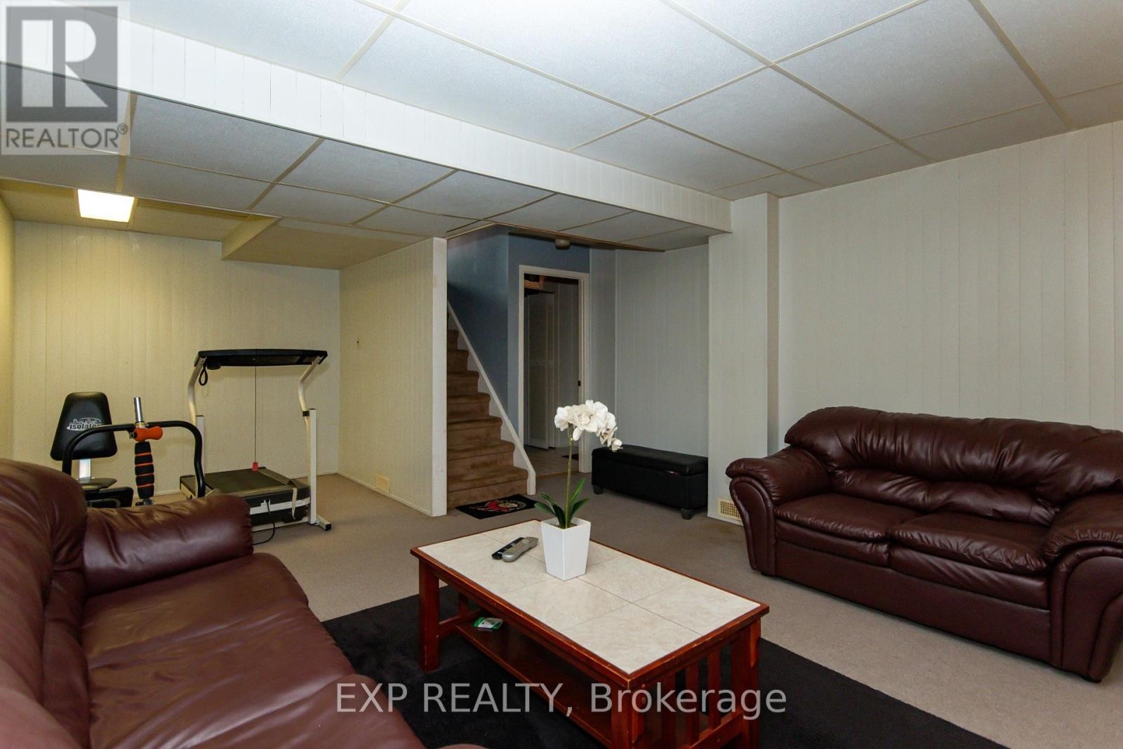 












1576 ST GEORGES STREET

,
Ottawa,




Ontario
K1E2M9

