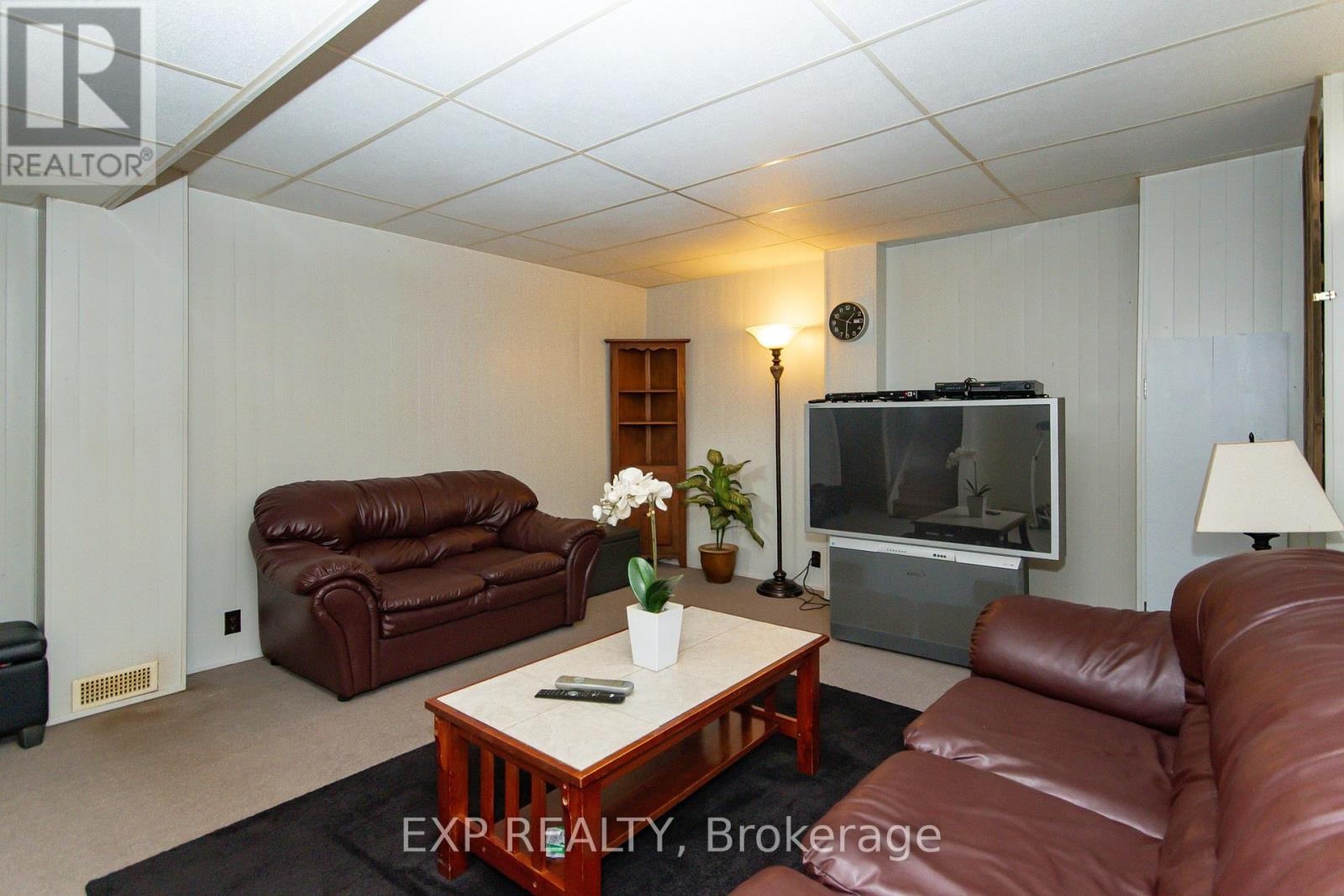 












1576 ST GEORGES STREET

,
Ottawa,




Ontario
K1E2M9

