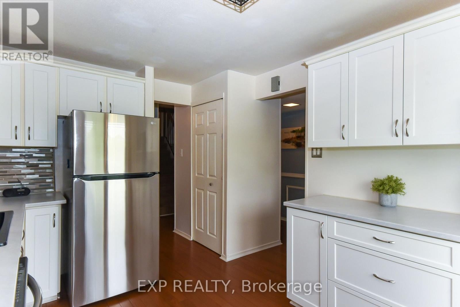 












1576 ST GEORGES STREET

,
Ottawa,




Ontario
K1E2M9

