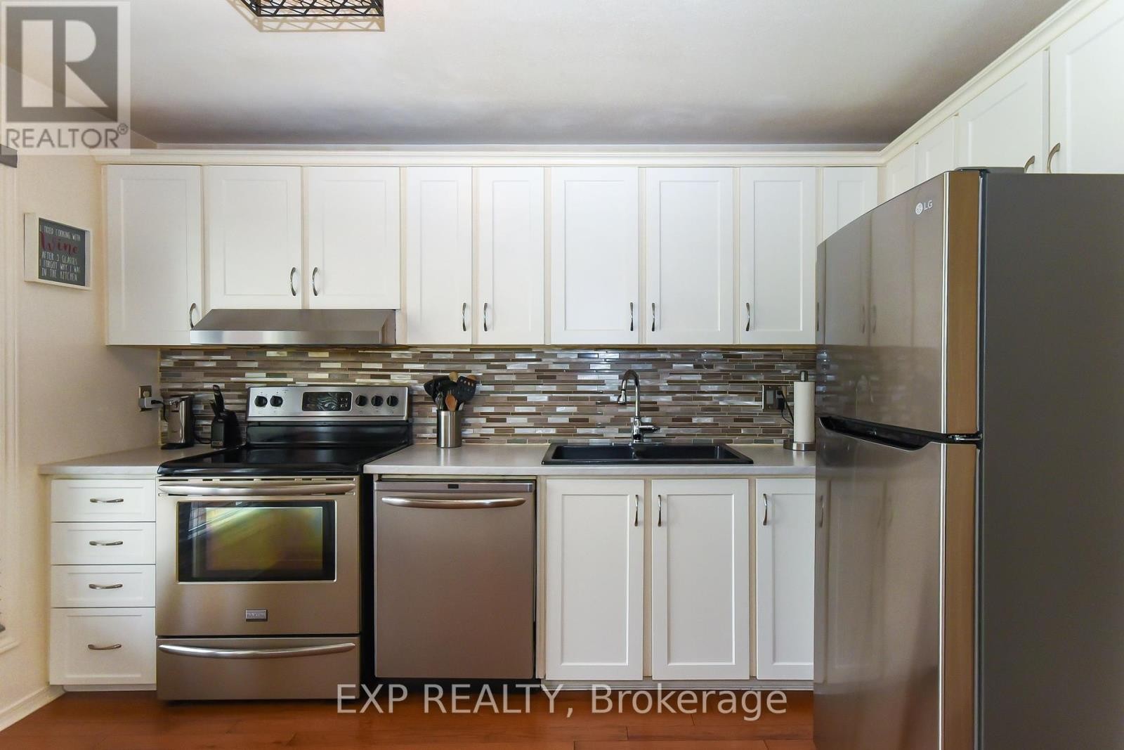 












1576 ST GEORGES STREET

,
Ottawa,




Ontario
K1E2M9

