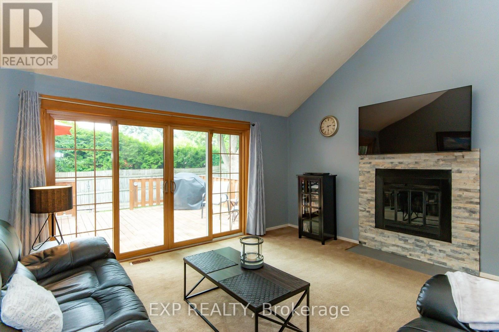 












1576 ST GEORGES STREET

,
Ottawa,




Ontario
K1E2M9

