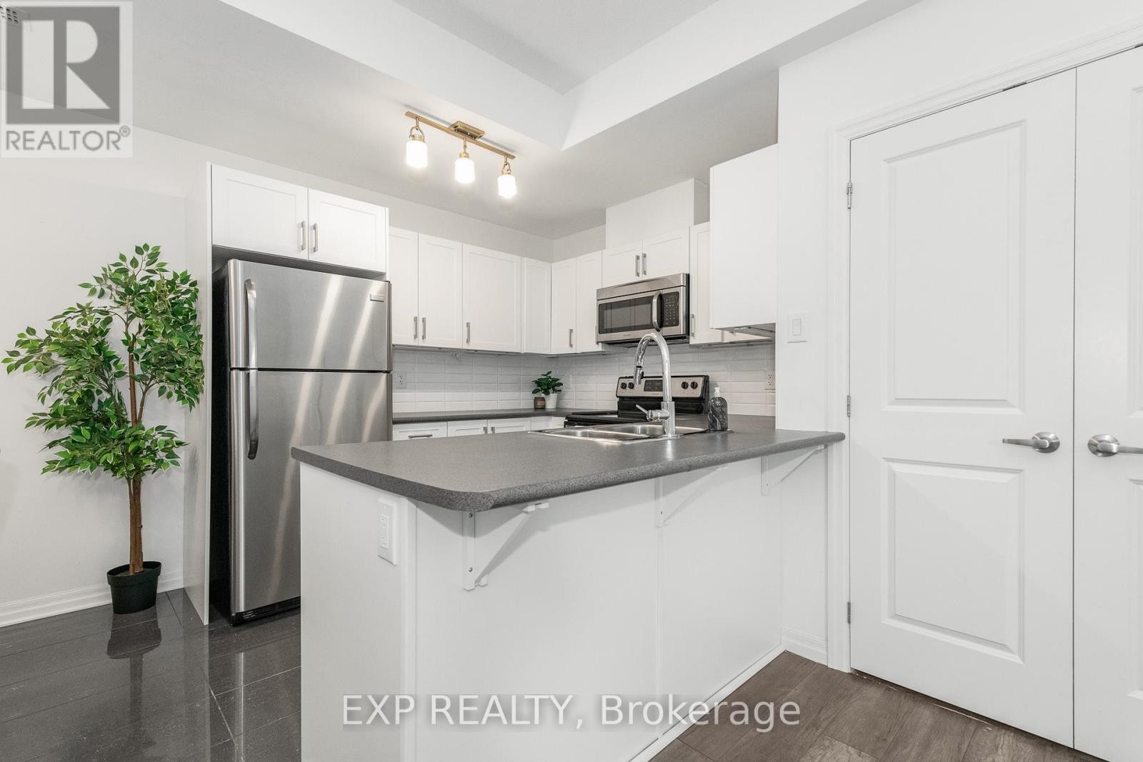 












321 BIG SKY PRIVATE

,
Ottawa,




Ontario
K1T0M8

