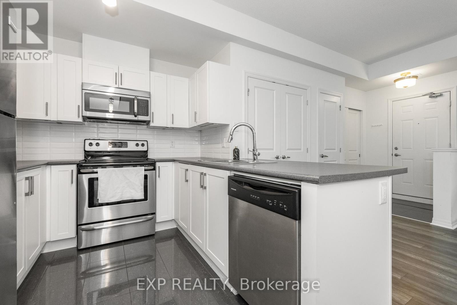 












321 BIG SKY PRIVATE

,
Ottawa,




Ontario
K1T0M8

